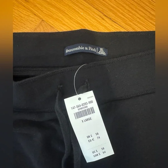NWT Abercrombie & Fitch Black Joggers with Logo - Picture 3 of 7